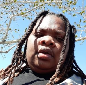 Meet your Posher, Dee